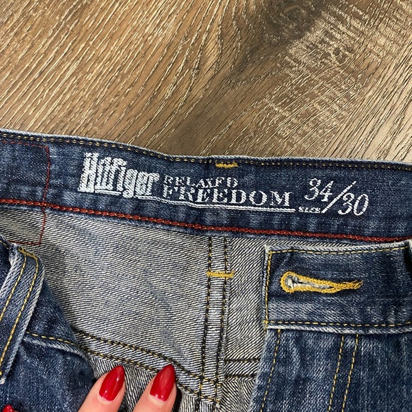 Tommy Hilfiger Jeans - Picture 2 of 3